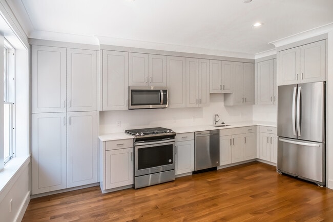 11 Temple St, Unit 2