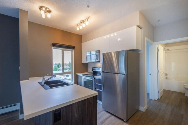 Stella Place in Edmonton, AB - Building Photo - Building Photo