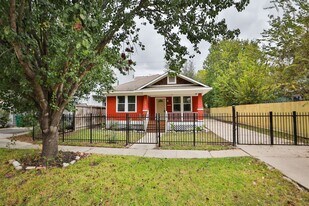 1912 Shearn St in Houston, TX - Building Photo