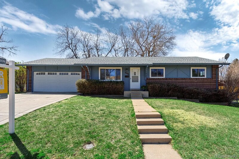 7896 E Jefferson Pl in Denver, CO - Building Photo