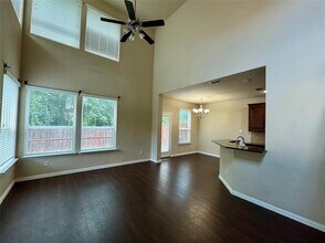 245 Barrington Ln in Lewisville, TX - Foto de edificio - Building Photo