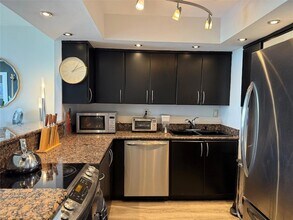 780 NE 69th St, Unit 1806 in Miami, FL - Building Photo - Building Photo