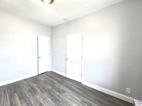 42 Bryant Ave in Jersey City, NJ - Building Photo - Building Photo