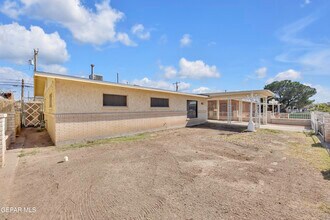 252 Trinity Pl in El Paso, TX - Building Photo - Building Photo