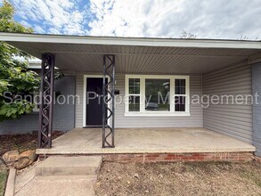 3810 S Indianapolis Ave in Tulsa, OK - Building Photo - Building Photo