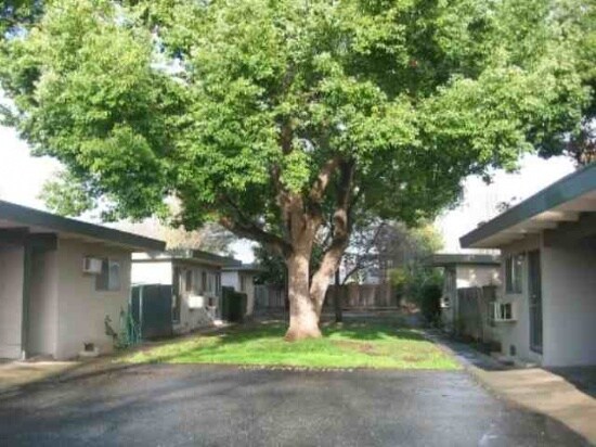 2925 Godman Ave in Chico, CA - Foto de edificio - Building Photo