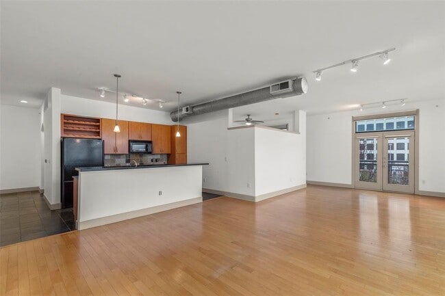 property at 1901 Post Oak Blvd