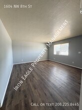 1604 8th St NW in Meridian, ID - Building Photo - Building Photo