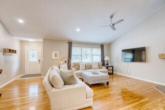 9 N Cerney Ln in Bella Vista, AR - Building Photo - Building Photo