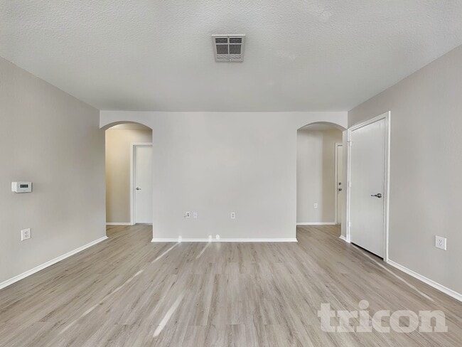 12529 Sky Harbor Dr in Austin, TX - Foto de edificio - Building Photo