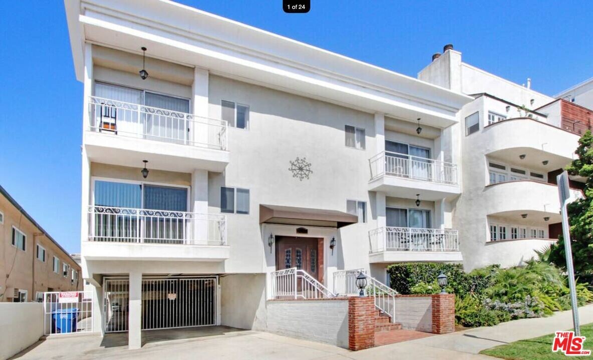 11849 Mayfield Ave-Unit -103 in Los Angeles, CA - Building Photo