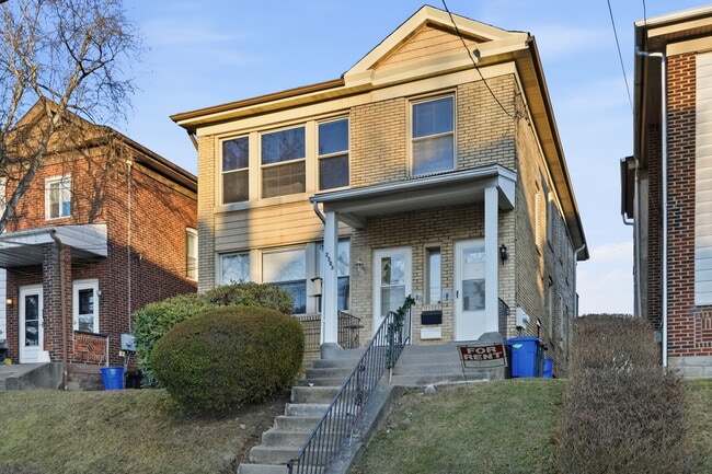 2303 Sherbrook St, Unit 2 in Pittsburgh, PA - Building Photo - Building Photo