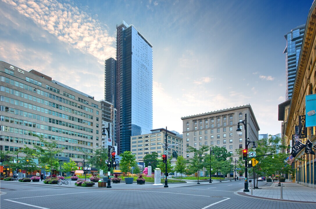 1 Square Phillips in Montréal, QC - Building Photo