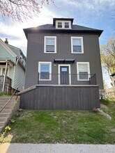 2837 N Palmer St, Unit Lower in Milwaukee, WI - Building Photo - Building Photo