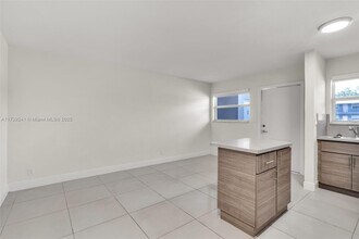 6034 Arthur St in Hollywood, FL - Building Photo - Building Photo