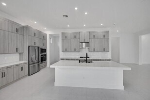 9520 St Germain Dr in Palm Beach Gardens, FL - Building Photo