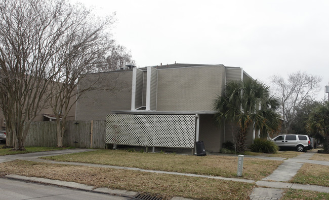 1201 Carrollton Ave in Metairie, LA - Building Photo - Building Photo