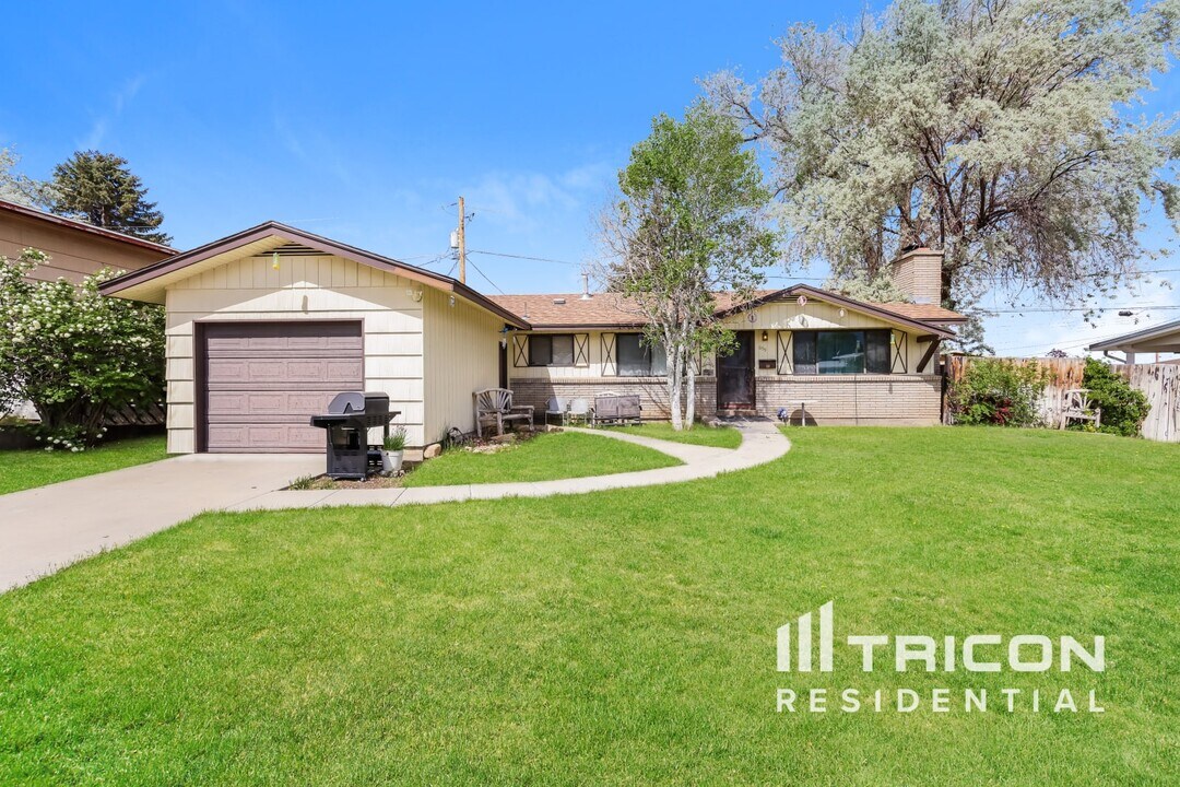 659 Nelson Ave in Tooele, UT - Building Photo