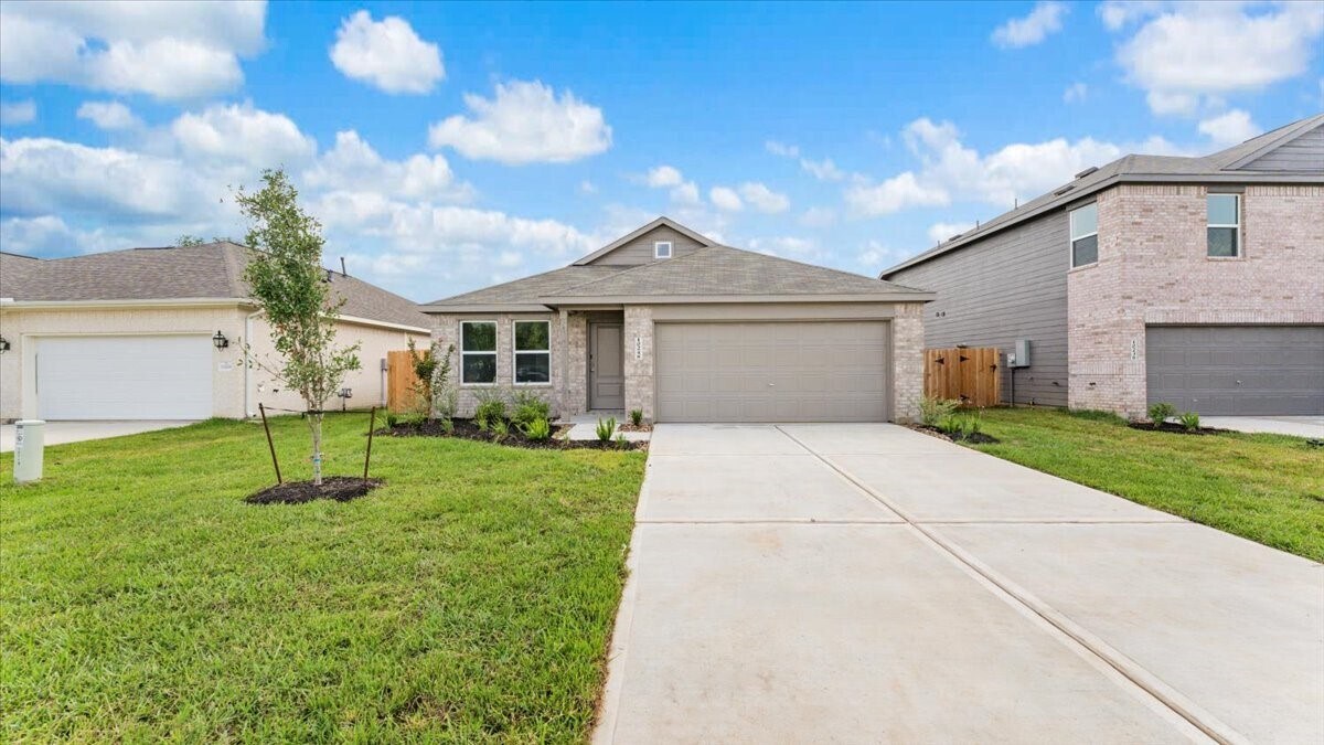 10248 Prairie Dunes Ln in Cleveland, TX - Foto de edificio
