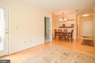 4950 Brenman Park Dr in Alexandria, VA - Building Photo - Building Photo