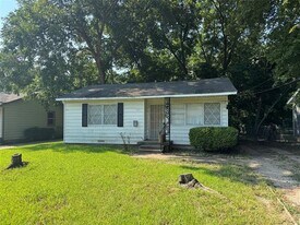 8706 Cardella Ave in Dallas, TX - Building Photo