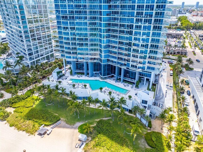 17001 Collins Ave, Unit 1508 in Sunny Isles Beach, FL - Building Photo - Building Photo