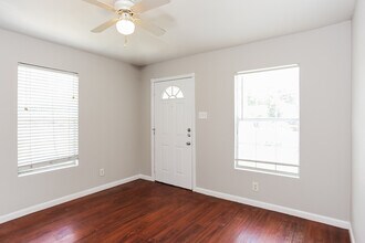 8914 Cardella Ave in Dallas, TX - Building Photo - Building Photo