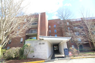 50 Broadlawn Park, Unit 410 in Boston College, MA - Building Photo - Building Photo