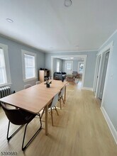 10 Dodd Rd in West Caldwell, NJ - Foto de edificio - Building Photo