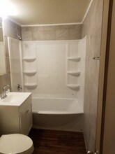 922 Gellatly St in Wenatchee, WA - Foto de edificio - Building Photo