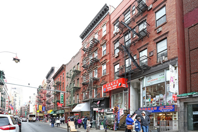 79 Mott St in New York, NY - Foto de edificio - Building Photo