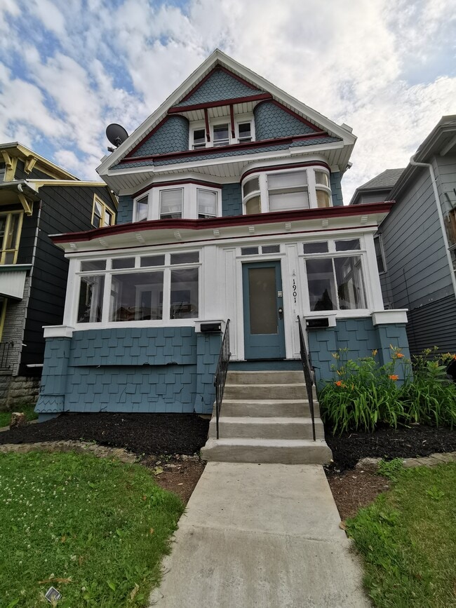 1901 Seneca St, Unit 1, Unit 1