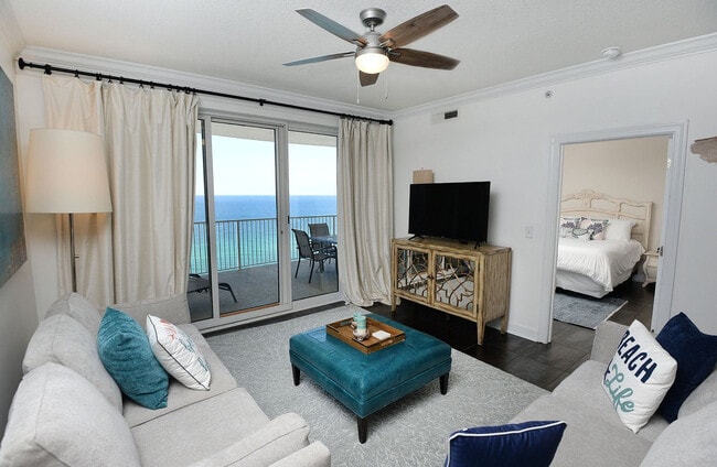 17545 Front Beach Rd in Panama City, FL - Foto de edificio - Building Photo