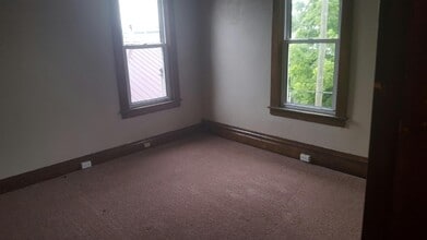 2014 9th Ave in Huntington, WV - Building Photo - Building Photo