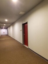 1220 W Trinity Mills Rd in Carrollton, TX - Foto de edificio - Building Photo