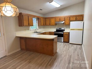 578 Wren Rd in Gastonia, NC - Building Photo - Building Photo