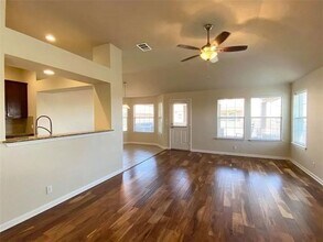 19001 Keeli Ln in Pflugerville, TX - Foto de edificio - Building Photo