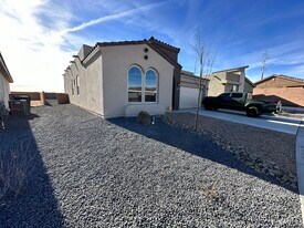 5208 Bullseye Rd NE in Rio Rancho, NM - Building Photo