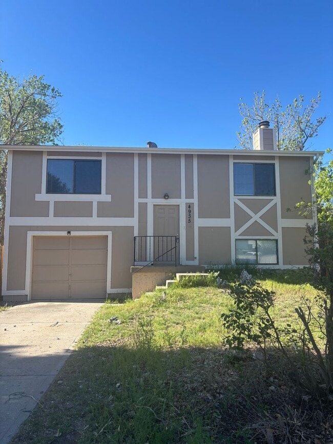 property at 4935 Ivor Dr