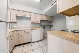 303 Kettering Terrace in Orange Park, FL - Building Photo - Building Photo