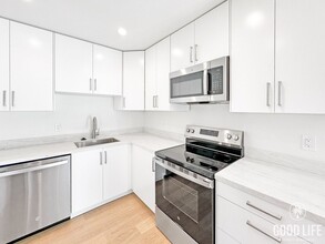 839 Valley Ave in Solana Beach, CA - Building Photo - Building Photo