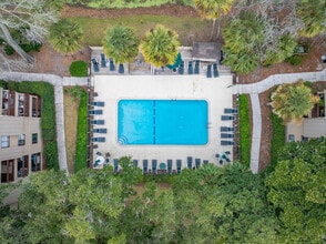 21 Lagoon Rd in Hilton Head Island, SC - Building Photo - Building Photo