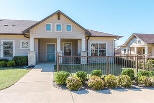240 Washington St in Red Oak, TX - Building Photo
