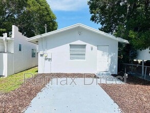 218 N D St in Lake Worth Beach, FL - Building Photo - Building Photo