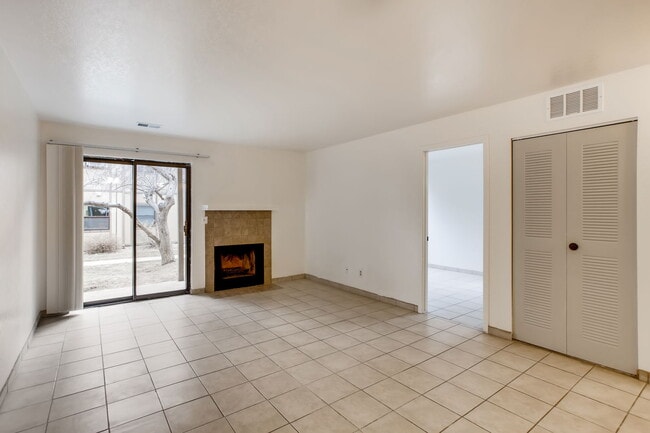 225 E 8th Ave, Unit 225 E. 8th Unit C1 in Longmont, CO - Foto de edificio - Building Photo