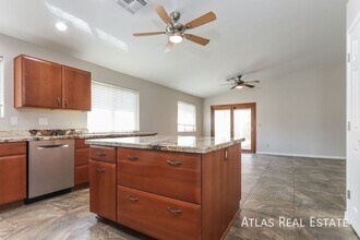 2498 E Stone Stable Dr in Tucson, AZ - Building Photo - Building Photo