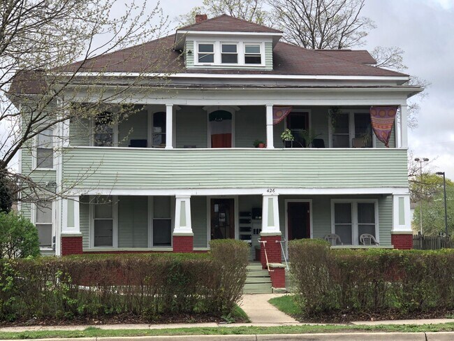 426-428 S Westnedge Ave