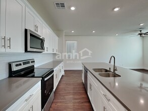 831 Longwood Gdns St in Las Vegas, NV - Building Photo - Building Photo