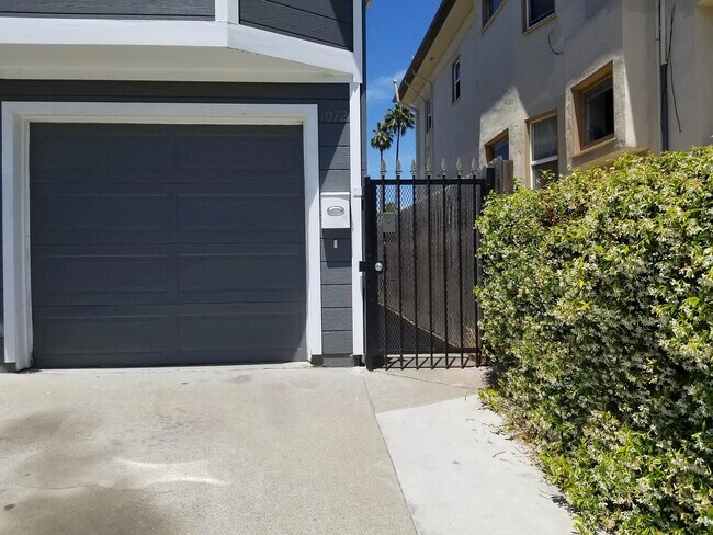 1072 18th Street in Oakland, CA - Building Photo - Building Photo