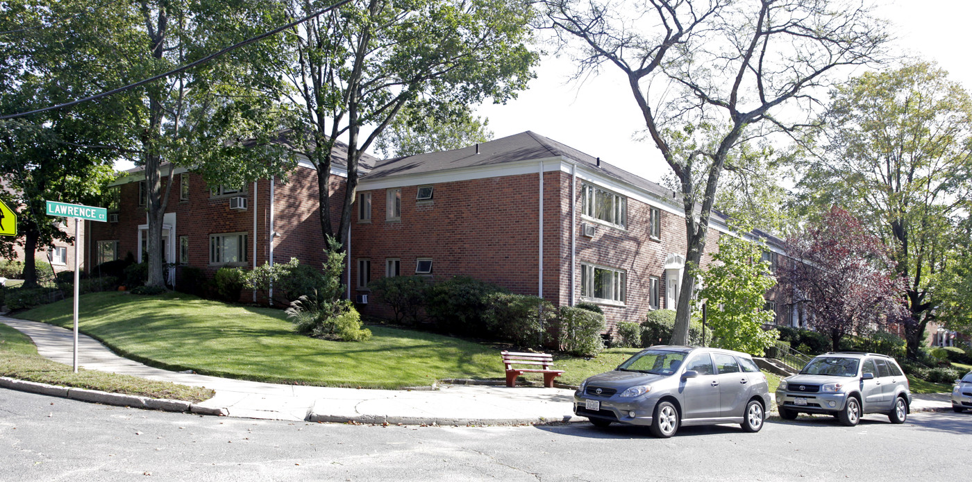 Edgebrook Cooperative, Inc in White Plains, NY - Foto de edificio